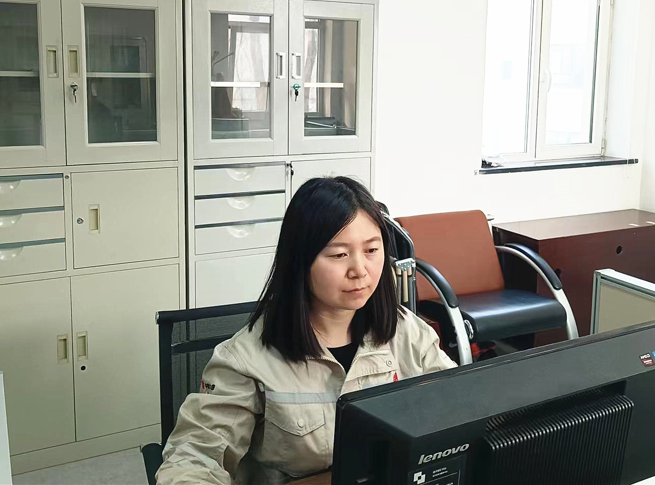 工作照2.jpg
